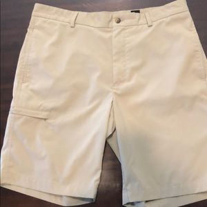 Greg Norman Shorts | Size 34